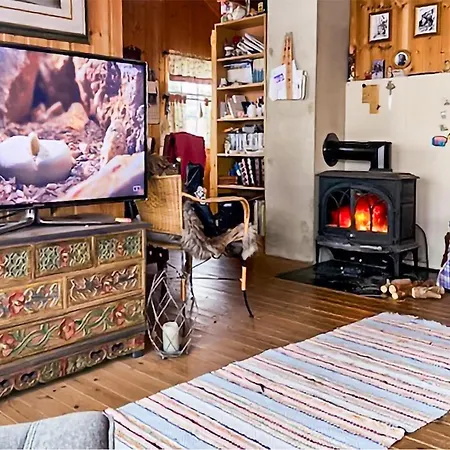 Cozy In With Wi-fi Holiday home
